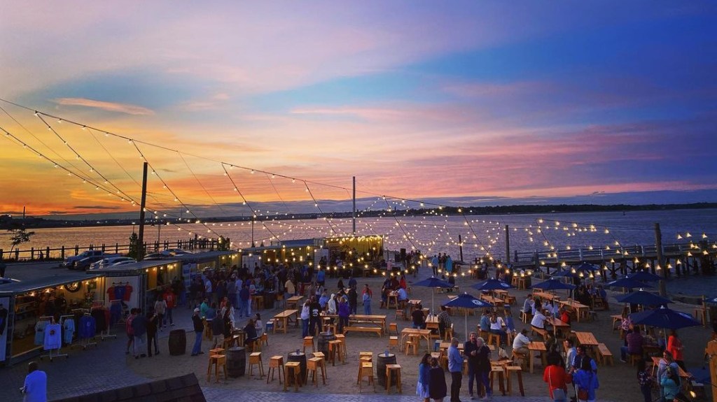 10 SouthCoast Waterfront Dining&nbsp;Destinations